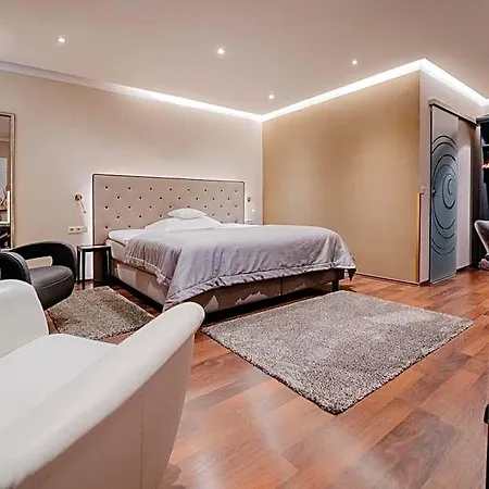 Hotel Waldkrug 4*
