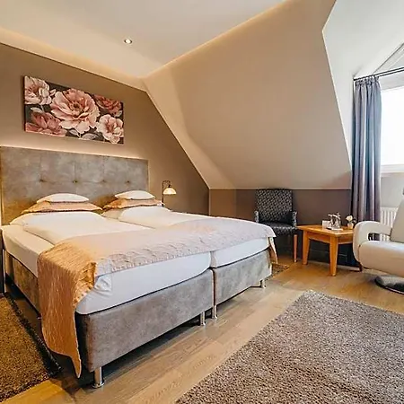 Waldkrug Hotel 4*